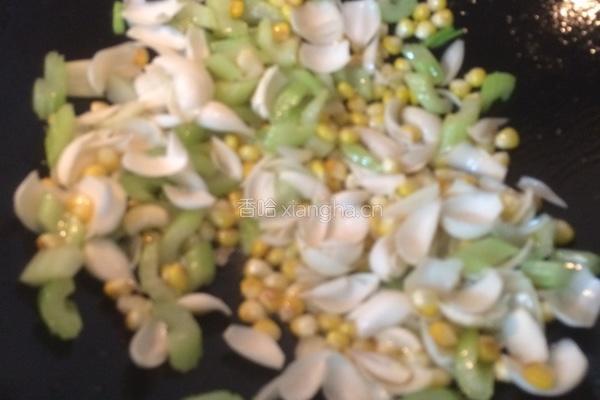 西芹百合腰果的做法图解8