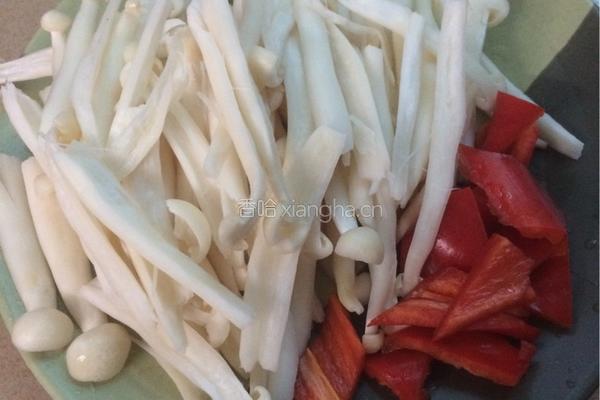 西芹炒木耳的做法图解2