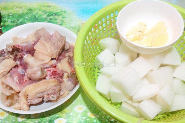白萝卜炖鸭的做法图解3