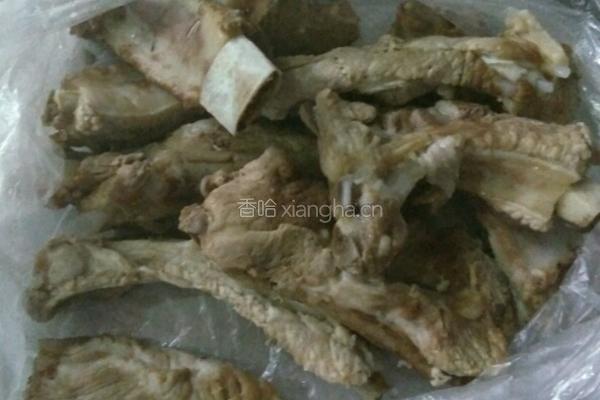 压锅排骨的做法图解1
