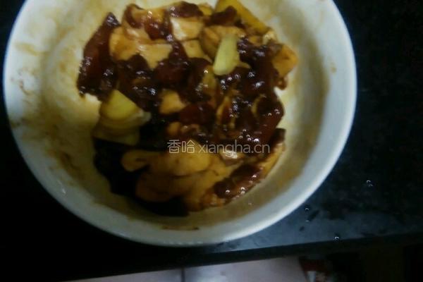 甜椒炒肉的做法图解1