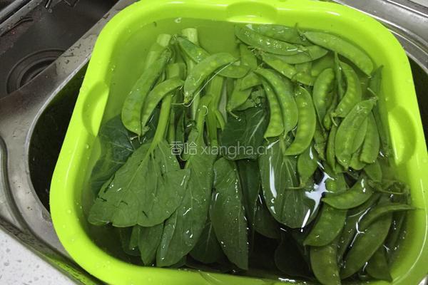 蒜香菜心的做法图解1