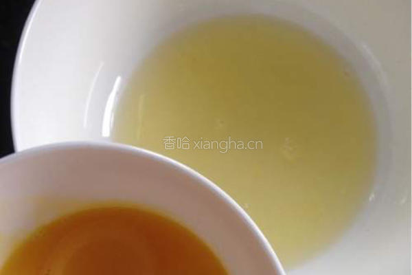 红丝绒杯子蛋糕的做法图解1