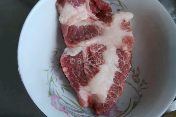 咸菜炒肉的做法图解1