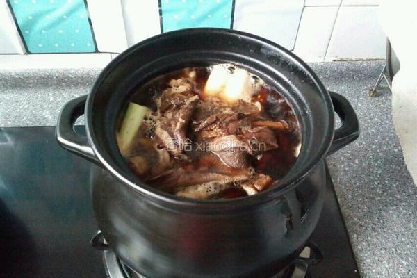 松茸牛肉汤的做法图解3