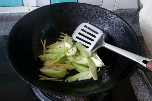 蛤蜊丝瓜汤的做法图解4