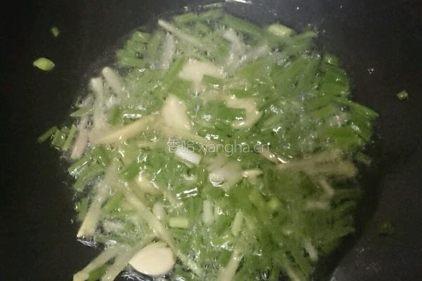 黄辣椒炒金针菇的做法图解4