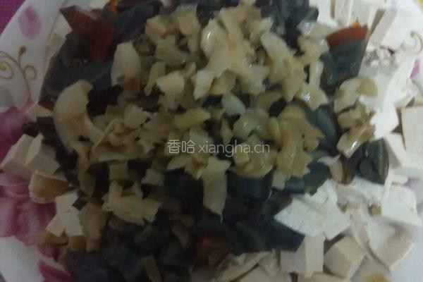 皮蛋拌豆腐的做法图解3