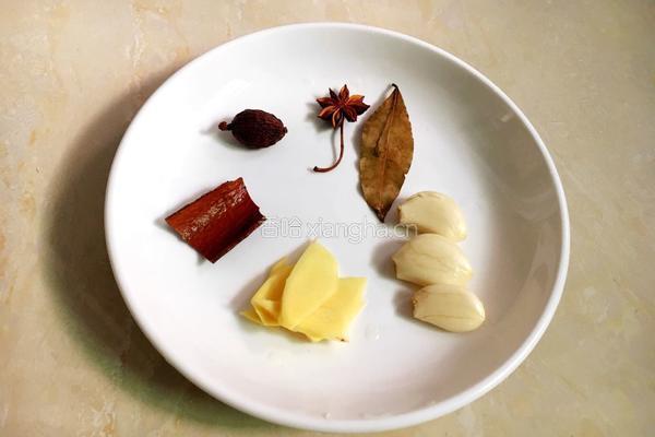 土豆炖牛腩的做法图解4