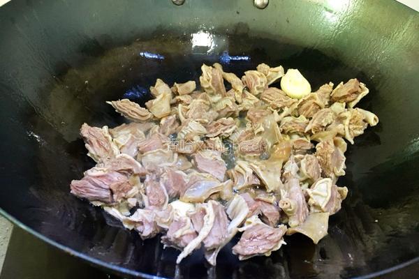 土豆炖牛腩的做法图解6