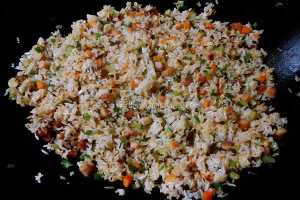 叉烧木耳炒饭的做法图解10