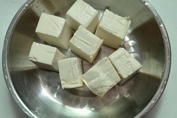 鲜鱼豆腐汤的做法图解2