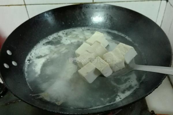 鲜鱼豆腐汤的做法图解6