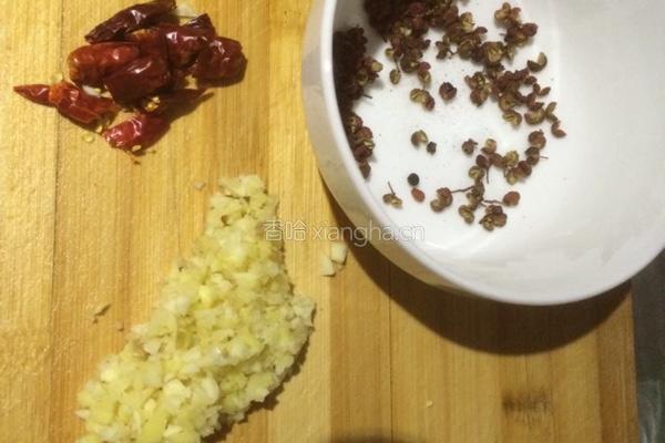 毛豆烧肉的做法图解2