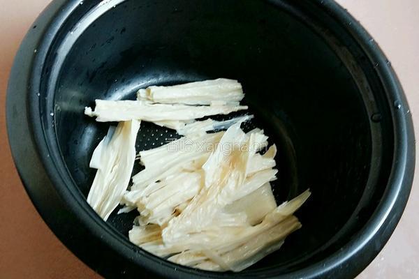 芹菜腐竹肉片的做法图解5