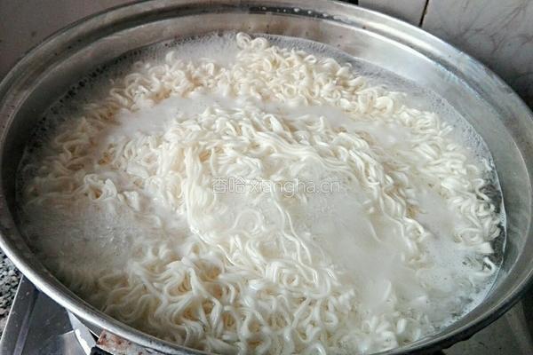 蕃茄鸡蛋拌面的做法图解10