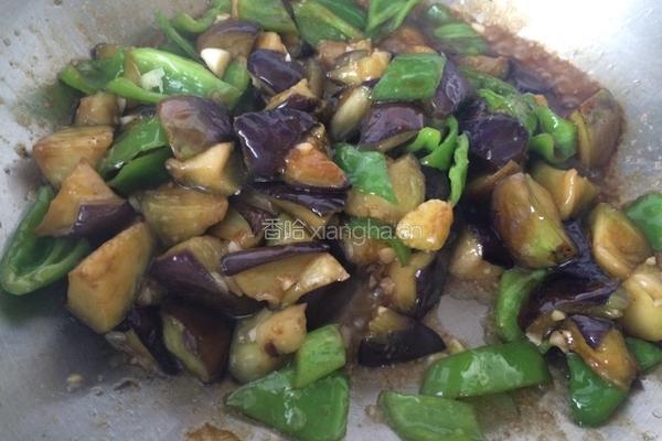 蒜香烧茄子的做法图解11