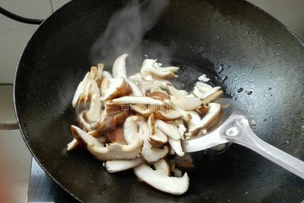 香菇炒小白菜的做法图解5