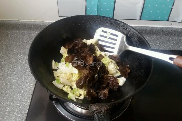 木耳扒白菜的做法图解4