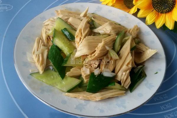 瓜片炒腐竹的做法图解5