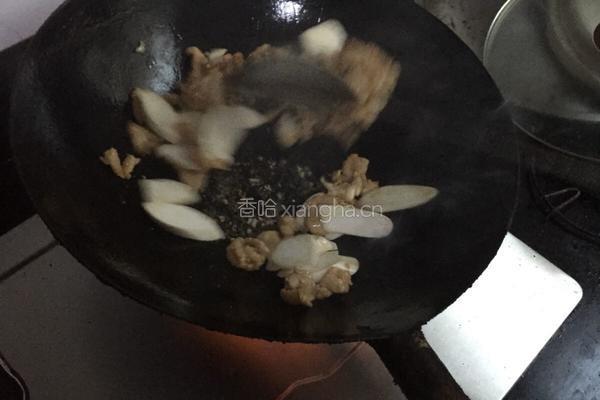 尖椒炒肉片的做法图解4