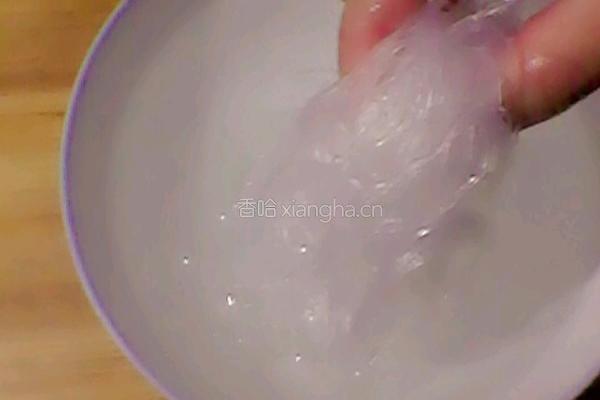 粉丝肉饺汤的做法图解1