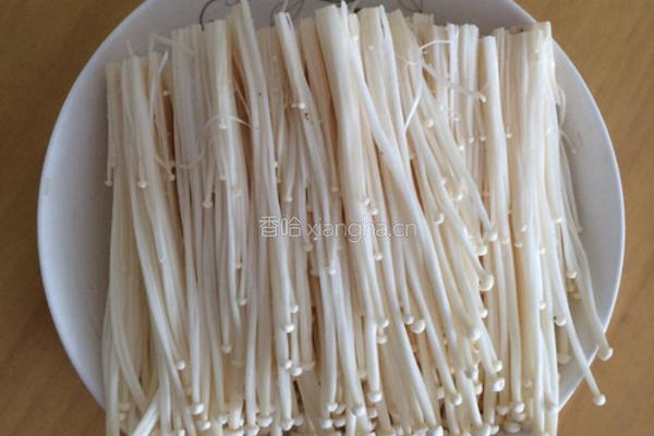 凉拌金针菇的做法图解3