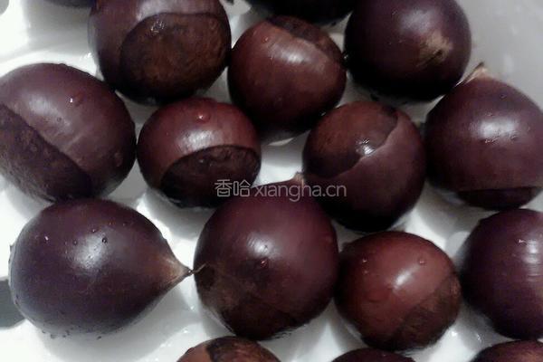 蒸板栗的做法图解1