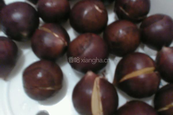 蒸板栗的做法图解2