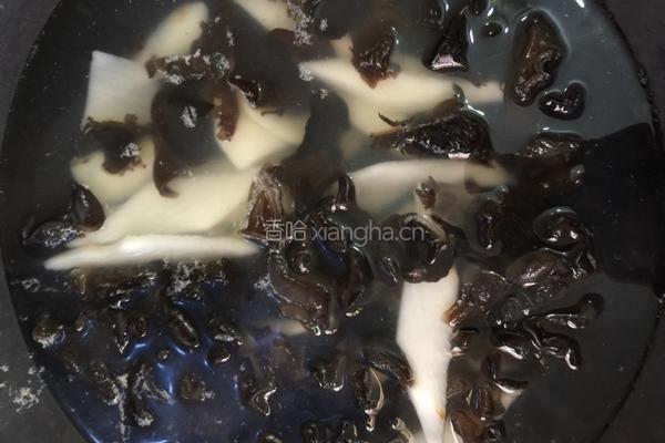 木耳炒山药的做法图解3