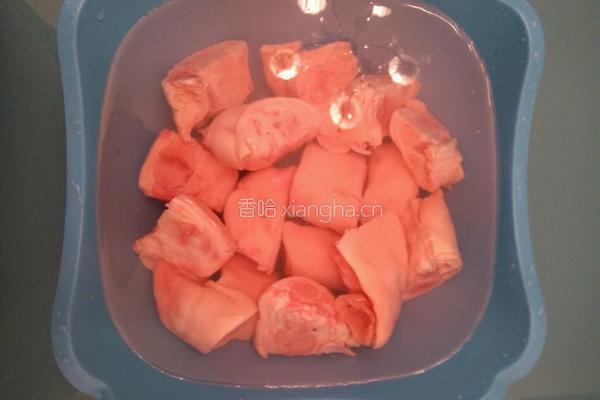 猪蹄炖白云豆的做法图解1
