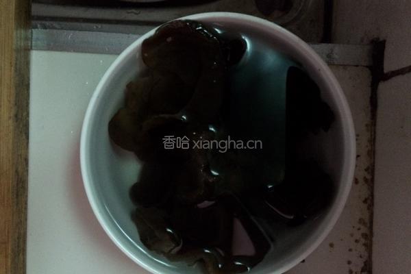木耳炒山药的做法图解2