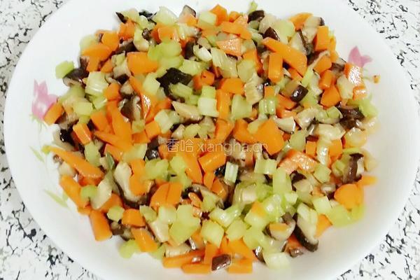 芹菜胡萝卜香菇丁