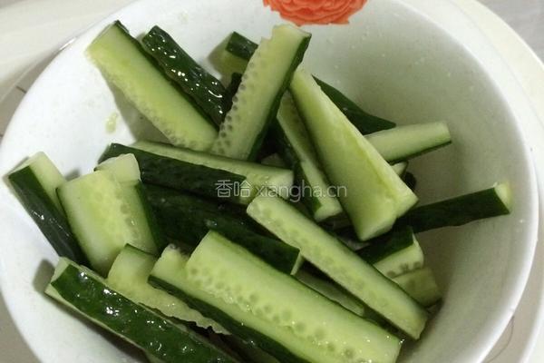 凉拌黄瓜（剁辣椒版）的做法图解3