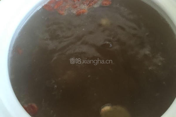 什锦菇煲猪骨汤的做法图解4