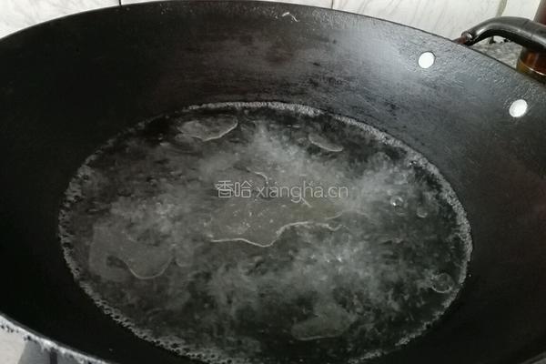 猪肝瘦肉枸杞叶汤的做法图解4