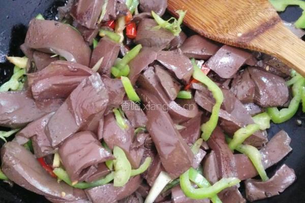 猪血炒豆腐的做法图解7