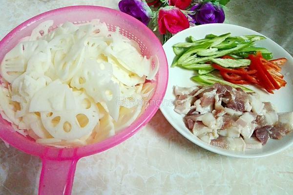 辣椒炒莲藕的做法图解2