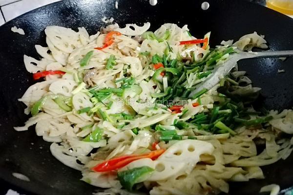 辣椒炒莲藕的做法图解7
