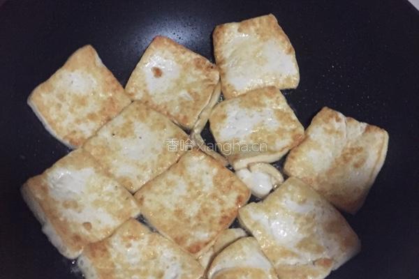 黄豆酱煎豆腐的做法图解4