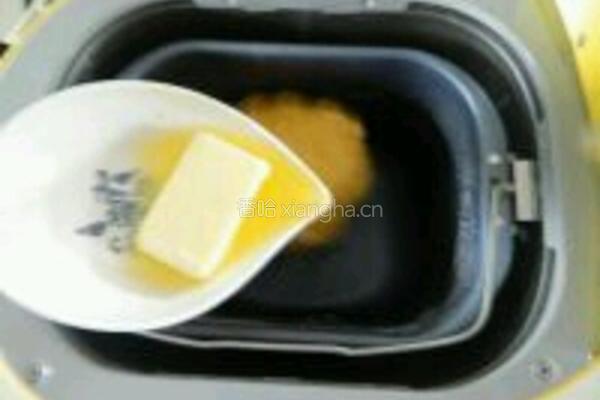 葡萄干胡萝卜面包卷的做法图解2