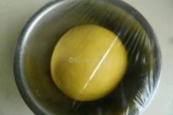 葡萄干胡萝卜面包卷的做法图解3