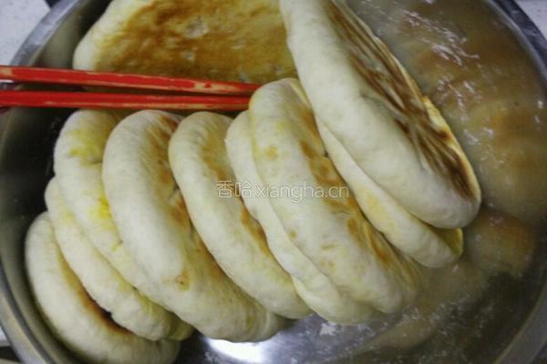 胡萝卜鸡蛋馅饼的做法图解3