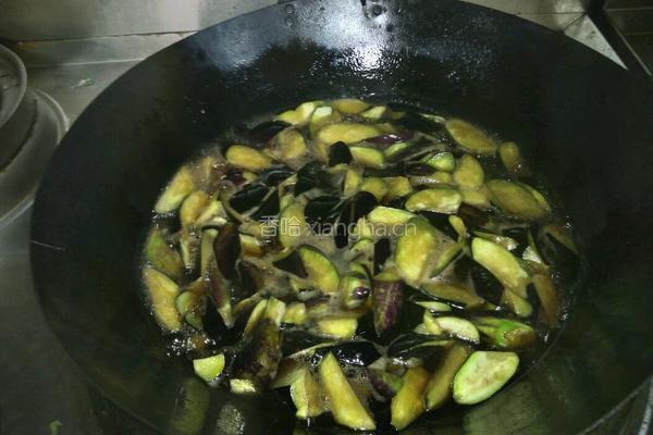 肉末茄子的做法图解2