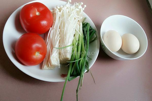 西红杮金针菇鸡蛋汤的做法图解1