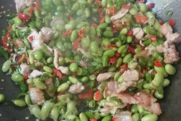 毛豆炒肉的做法图解7