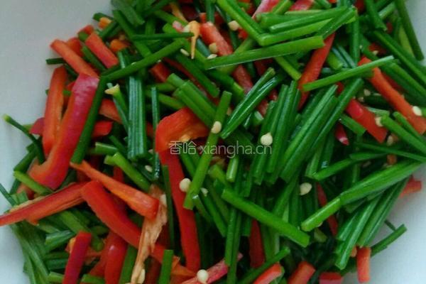 韭菜花爆炒猪耳朵的做法图解5