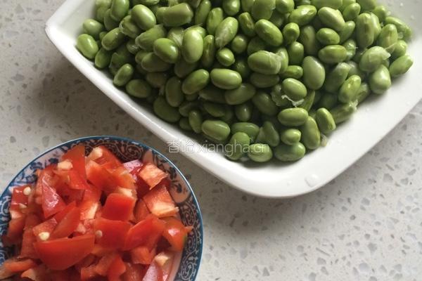 肉丁毛豆的做法图解2