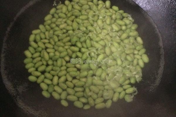 肉丁毛豆的做法图解4