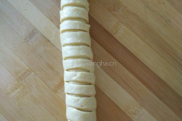 毛毛虫豆沙面包的做法图解4